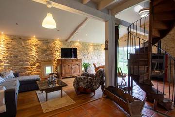 Gîte pour 6 personnes, avec jardin à Ginestet