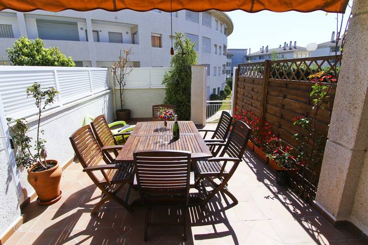 Casa para 6 personas, con balcón además de jardín y piscina en Cambrils