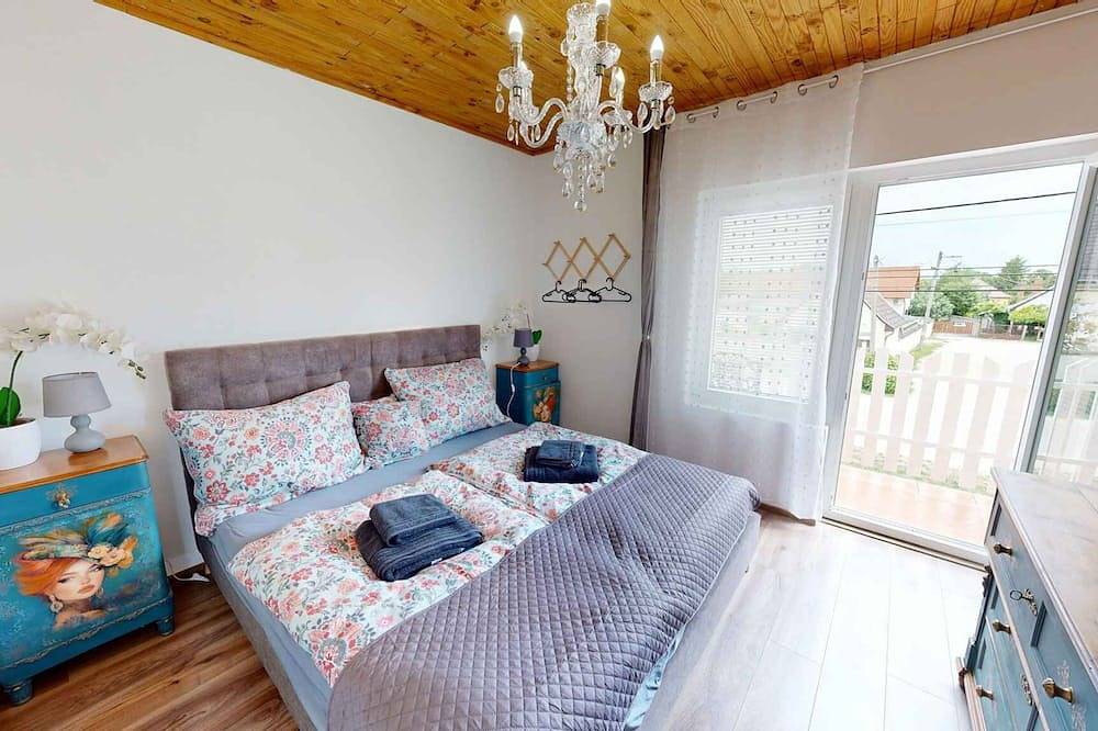 Ganze Wohnung, Ferienwohnung mit Sauna, Pool, Whirlpool und Badefass in Balatonszabadi, Siófok und Umgebung