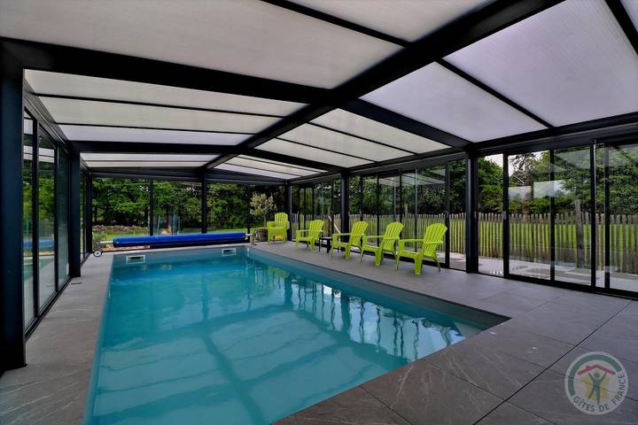 Gîte pour 6 personnes, avec piscine ainsi que terrasse et jardin à Saint-Germain-sur-Ille - 2