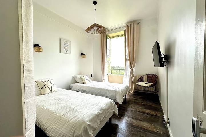 Appartement entier, Beau T3 vue Vallée de l’Eure et parking in Uzès, Région de Nîmes