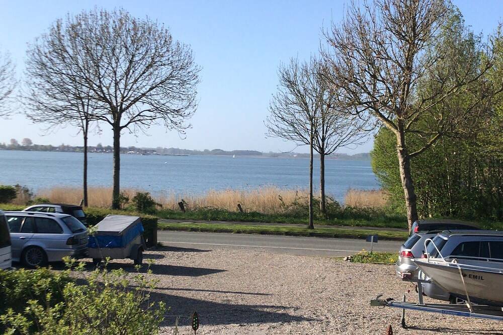 Ferienhaus mit Schleiblick, Wassergrundstück unweit der Ostsee bei Kappeln in Hasselberg, Kappeln & Umgebung