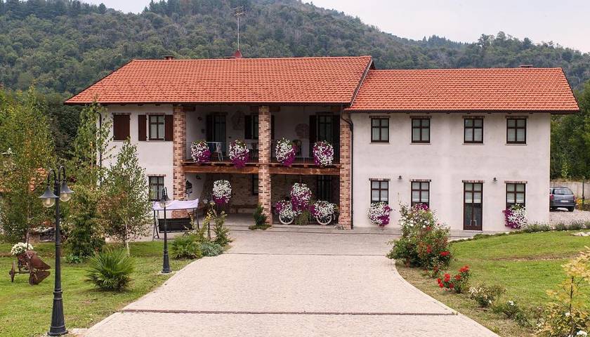 Chambre d’hôte pour 4 personnes, avec Balcon et Terrasse ainsi que Jardin et Vue à Peveragno