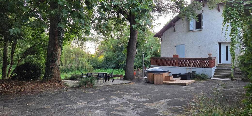 Location de vacances pour 5 personnes, avec jardin et jacuzzi, adapté aux familles à Castelnau-Montratier - 4