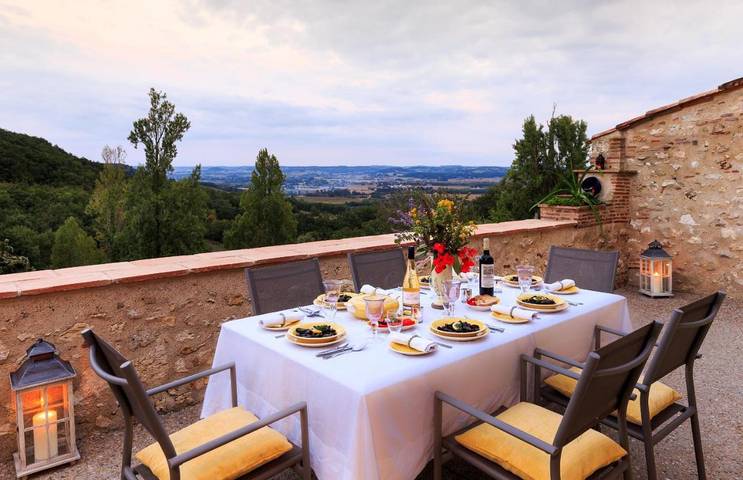 Location de vacances pour 5 personnes, avec jardin ainsi que vue et piscine, animaux acceptés à Castelmoron-sur-Lot - 2