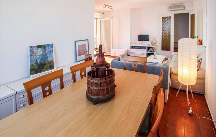 Apartamento vacacional entero, Retiro junto a la playa con piscina y aparcamiento in Cunit, Costa Dorada