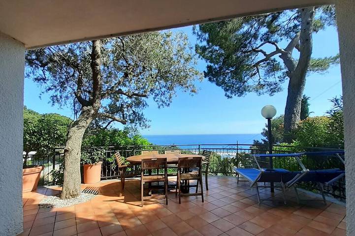 Villa für 6 Personen, mit Garten und Terrasse - 1