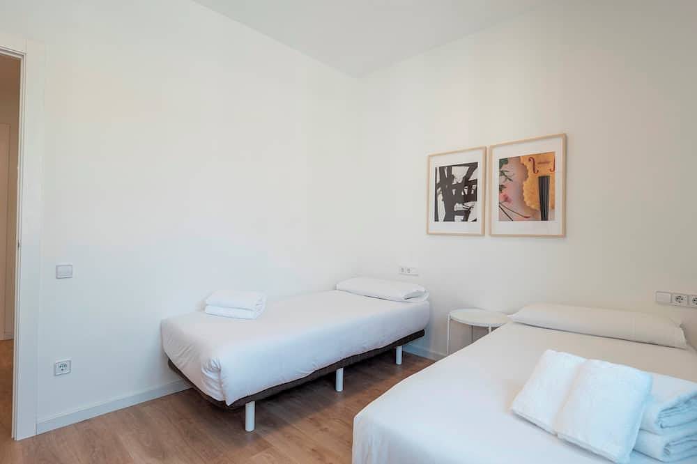 Entire apartment, Bebarceloner Pelayo Apartments - 2 bedrooms in Barcelona Centre, Barcelona