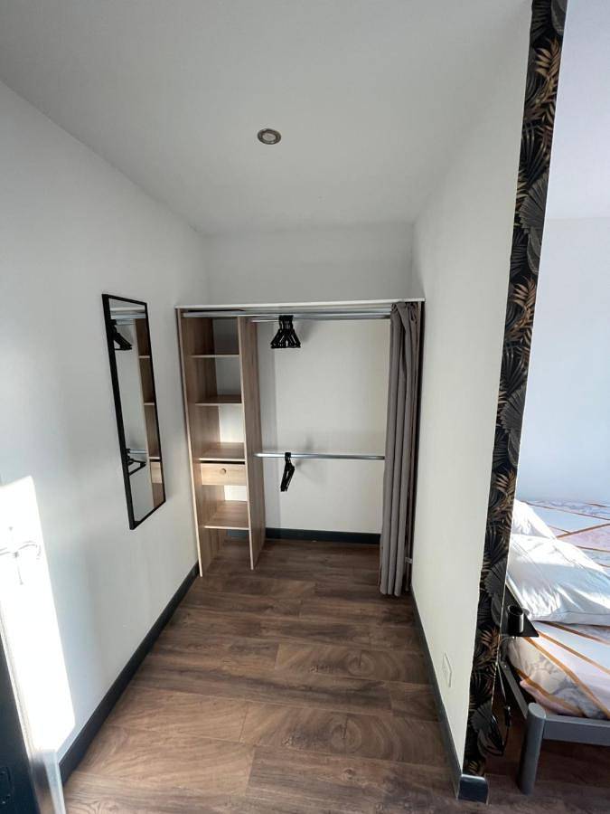 Gîte pour 4 personnes, avec Jardin à Ouges - 2