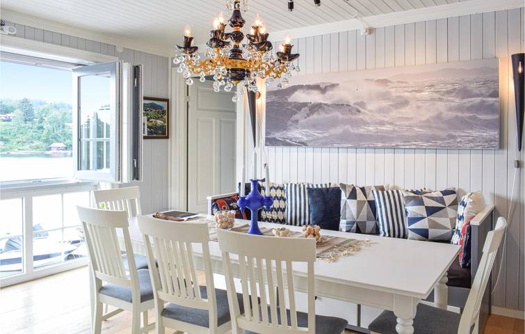 Ferienhaus für 11 Personen mit Whirlpool in Os
