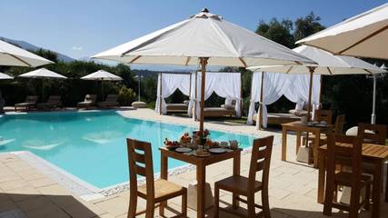 Cottage pour 2 personnes, avec jardin et piscine à Sarrola-Carcopino