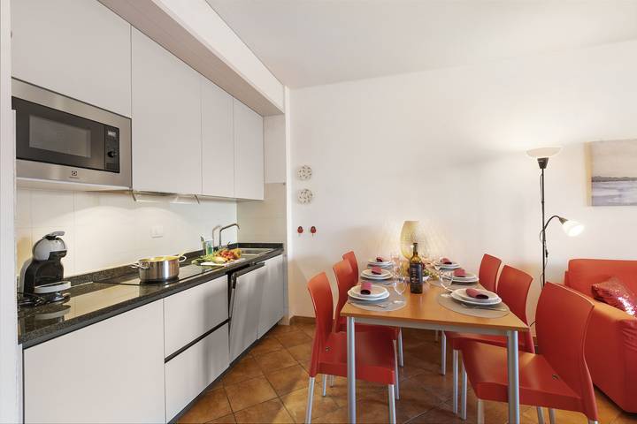 Gîte pour 4 personnes, avec terrasse et vue sur le lac, adapté aux familles dans Porlezza - 4