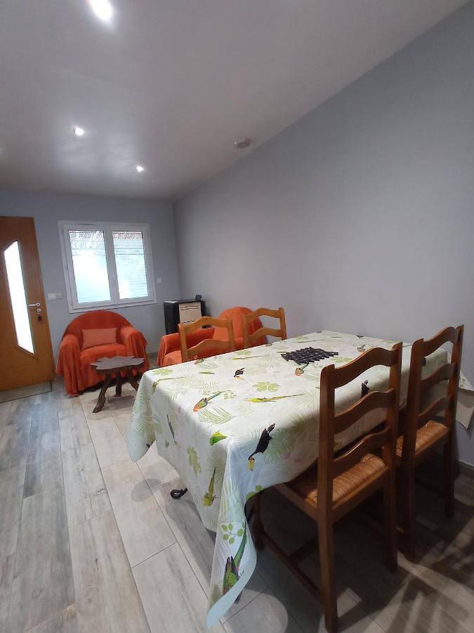 Location de vacances pour 5 personnes, avec terrasse à Le Pouget - 4