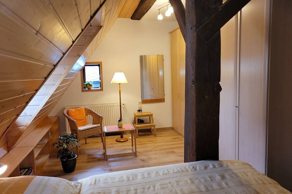 Ganze Wohnung, 2-Raum-Apartment mit Dachterrasse im 2. Stock in Marienberg, Erzgebirge