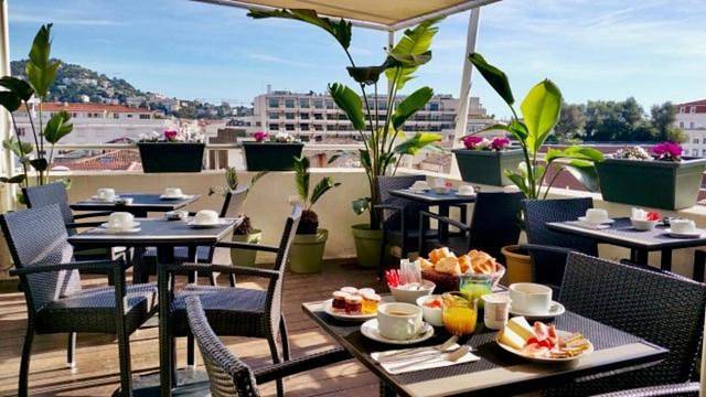Hôtel pour 2 personnes, avec terrasse et sauna, animaux acceptés dans Office de Tourisme de Cannes - 4