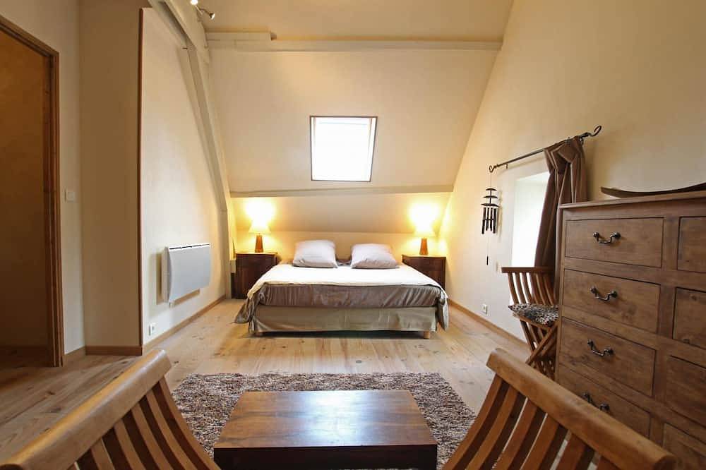 Quiet 4-star cottage on 2.5ha grounds 15km from the sea. in Valognes, Côte de la Déroute