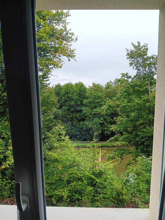 Chambre d’hôte pour 2 personnes, avec vue sur le lac ainsi que vue et jardin