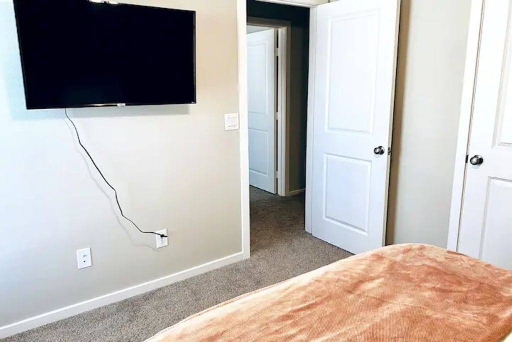 Rock&Roll~King Bed-Texas Tech-Lubbock- Bdrm Sleeps 6 in Lubbock, Lubbock County