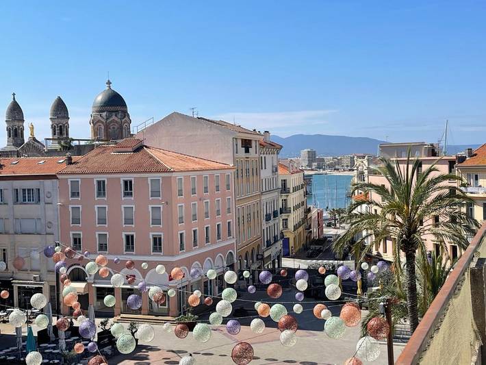 Gîte pour 4 personnes, avec balcon et vue dans Gare De Saint Raphael Valescure