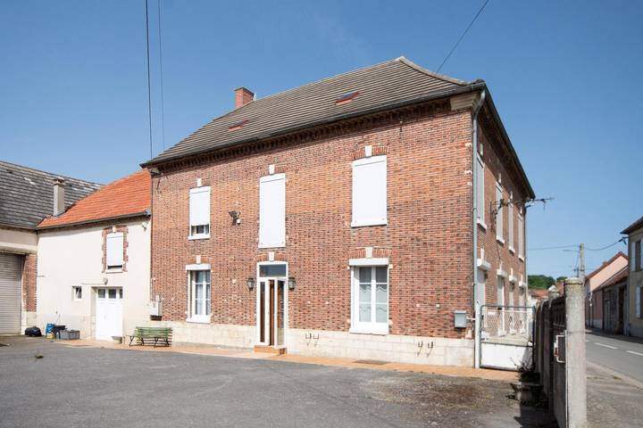 Gîte pour 5 personnes, avec Terrasse et Jardin dans Coizard-Joches