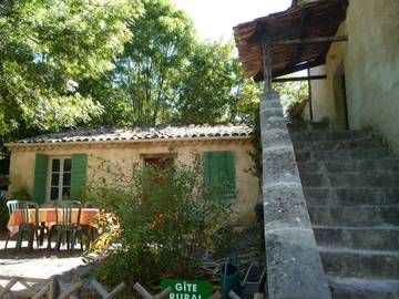 Gîte pour 5 personnes, avec balcon et jardin à Rémuzat