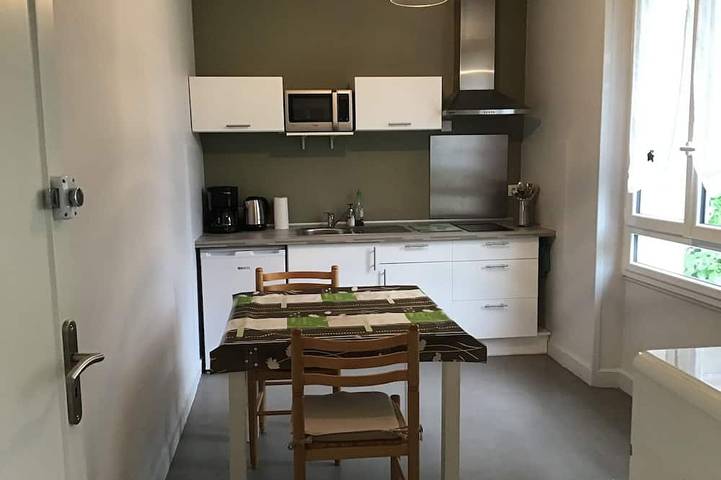 Entire apartment, Le Clos Domenat 2 in Brive-la-Gaillarde, Brive-la-Gaillarde region