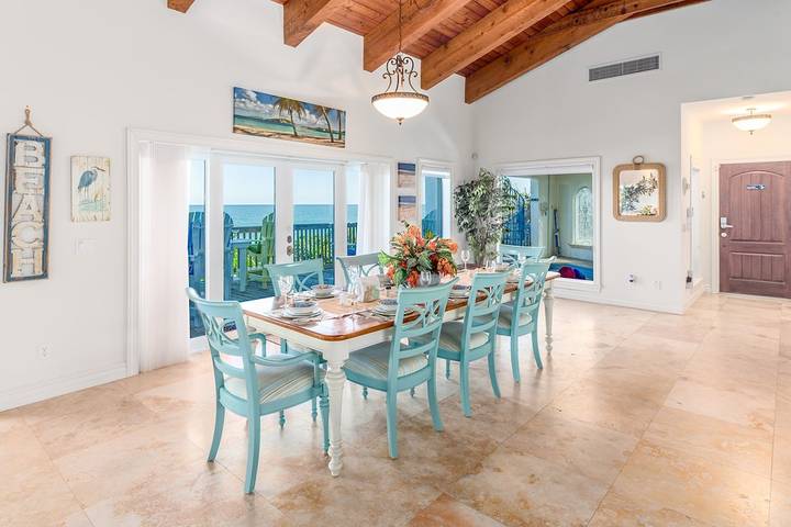Vacation rental for 20 people, with yard, with pets in Hutchinson Island
