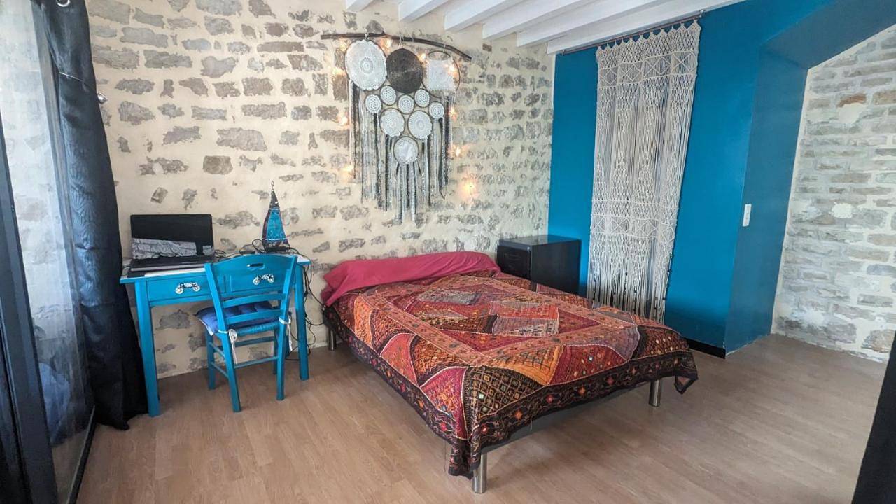 Maison atypique bord de l'Yonne in Deux Rivières, Région d'Auxerre