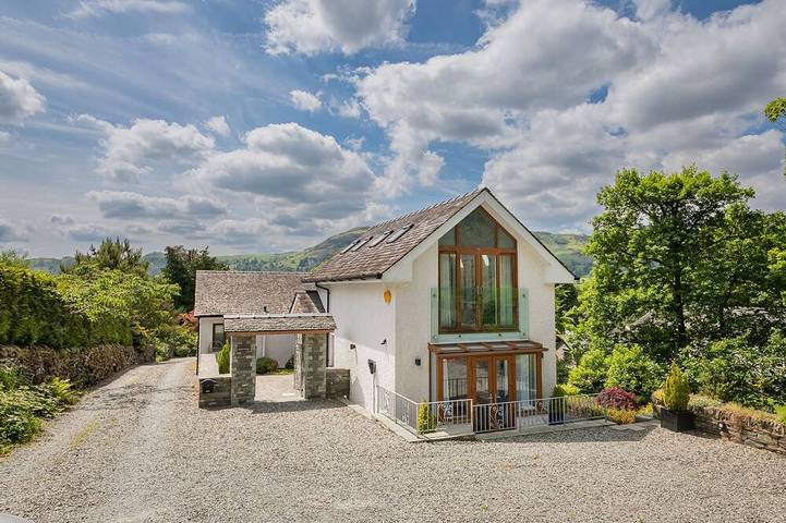 Vakantiehuis voor 10 personen, with balkon and whirlpool as well as tuin in Grasmere