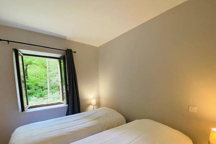 Location de vacances pour 3 personnes, avec Jacuzzi et Piscine à Rochessauve - 2
