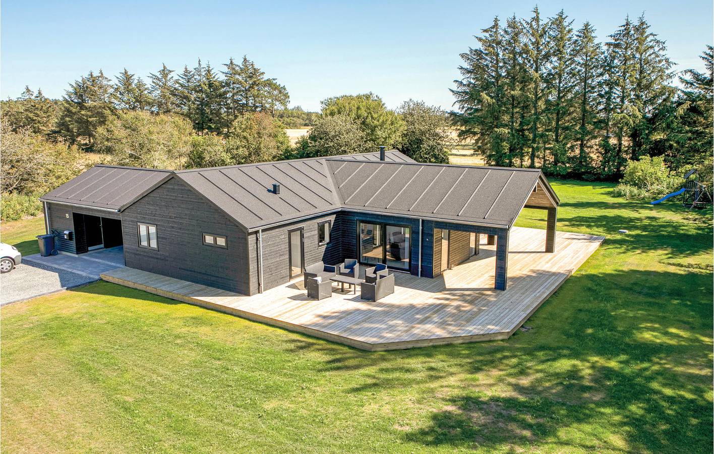 Feriehus for 10 personer med terrasse in Skallerup Klit, Hjørring Kommune