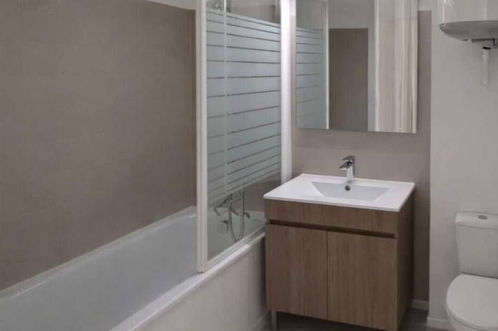 Gîte pour 4 personnes, avec piscine et balcon dans Plage de la Govelle - 4