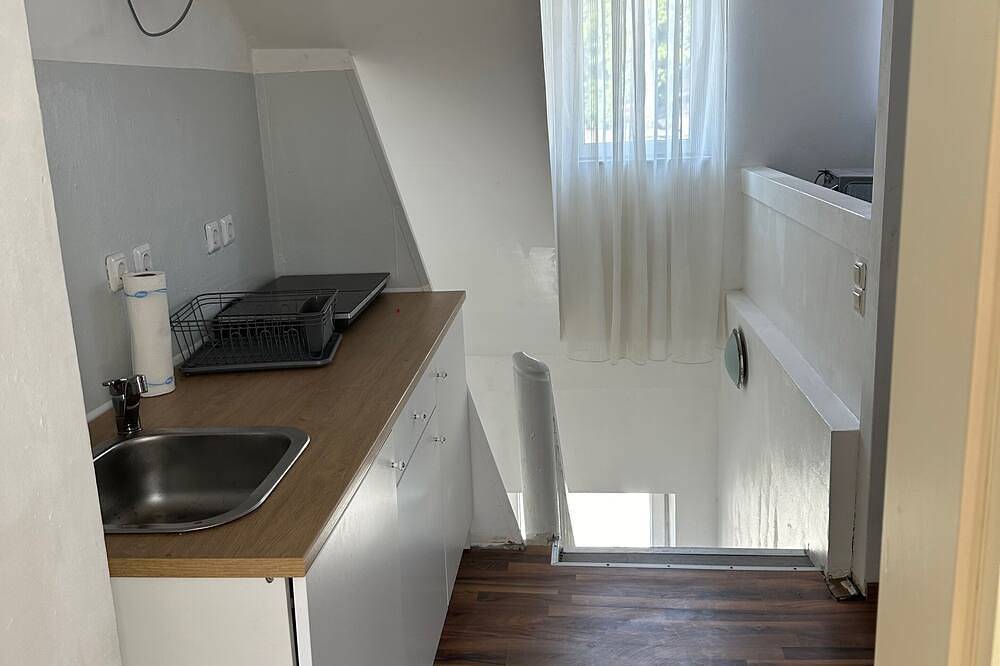 Ganze Wohnung, Schöne Dg Wohnung in Mg Zentrum in Mönchengladbach, Niederrhein