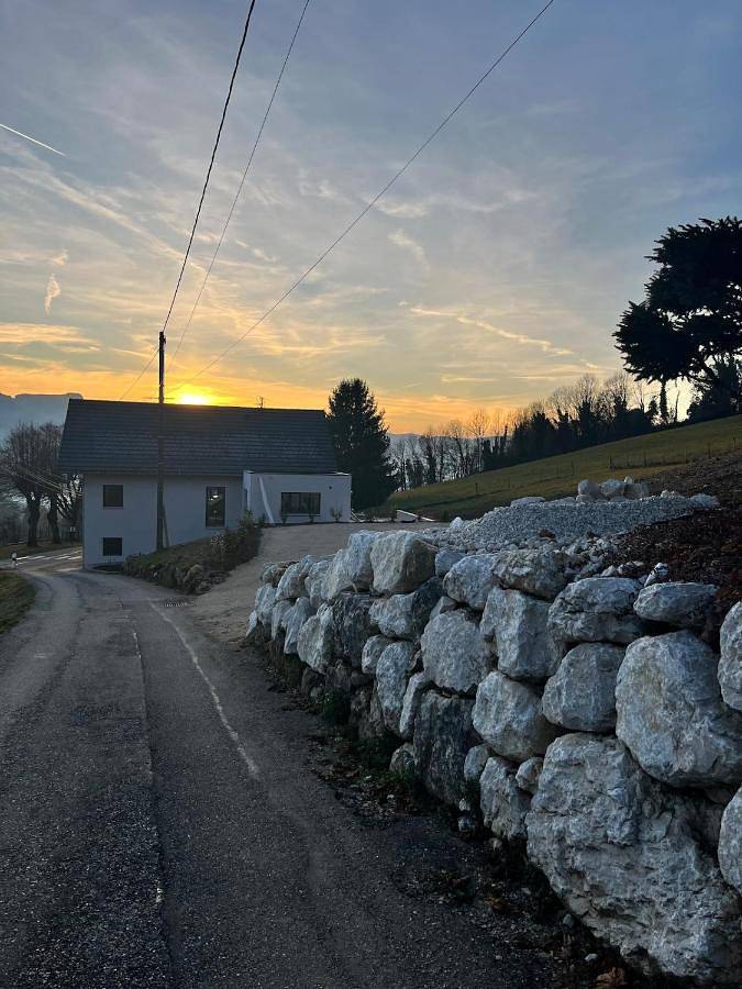 Location de vacances pour 14 personnes, avec jardin et vue à Saint-Jean-d'Arvey