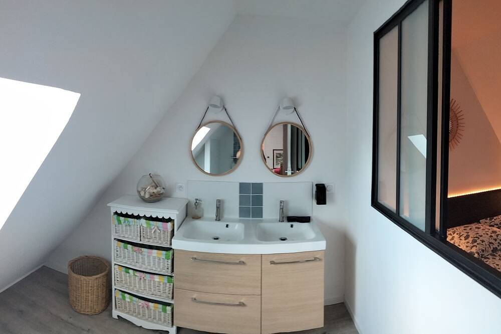 Appartement entier, Chambre en Brière avec jacuzzi proche de Guérande in Saint-Lyphard, Région de Saint-Nazaire