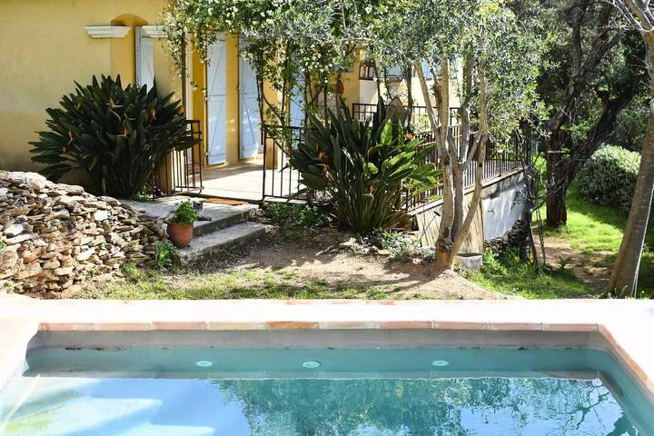 Villa pour 8 personnes, avec piscine à La Londe-les-Maures
