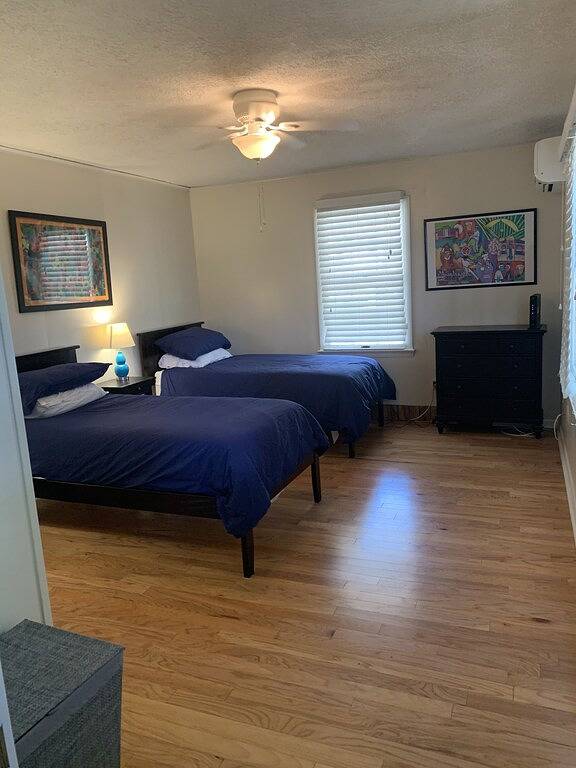 Vacation rental for 10 people, with yard in Annapolis