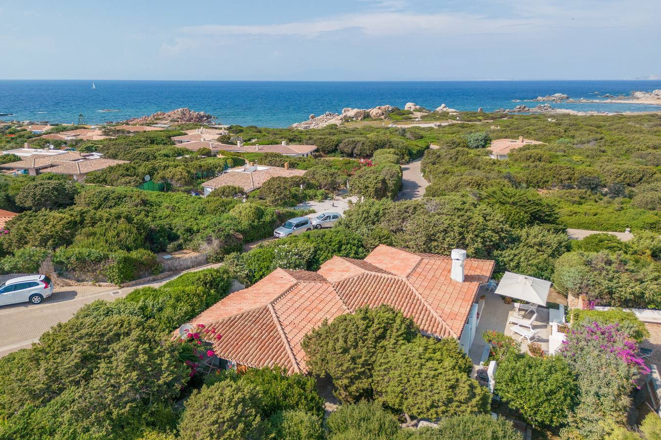 Villa 'Du Soleil' with Private Terrace, Private Garden and Wi-Fi in Aglientu, Gallura