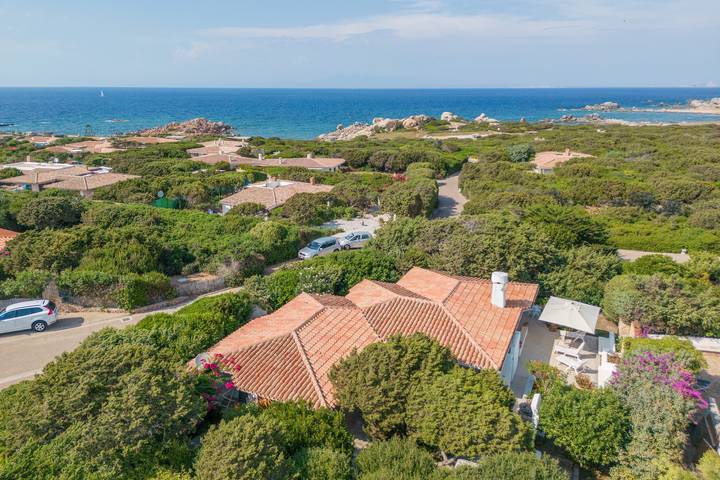 Villa 'Du Soleil' with Private Terrace, Private Garden and Wi-Fi in Aglientu, Gallura
