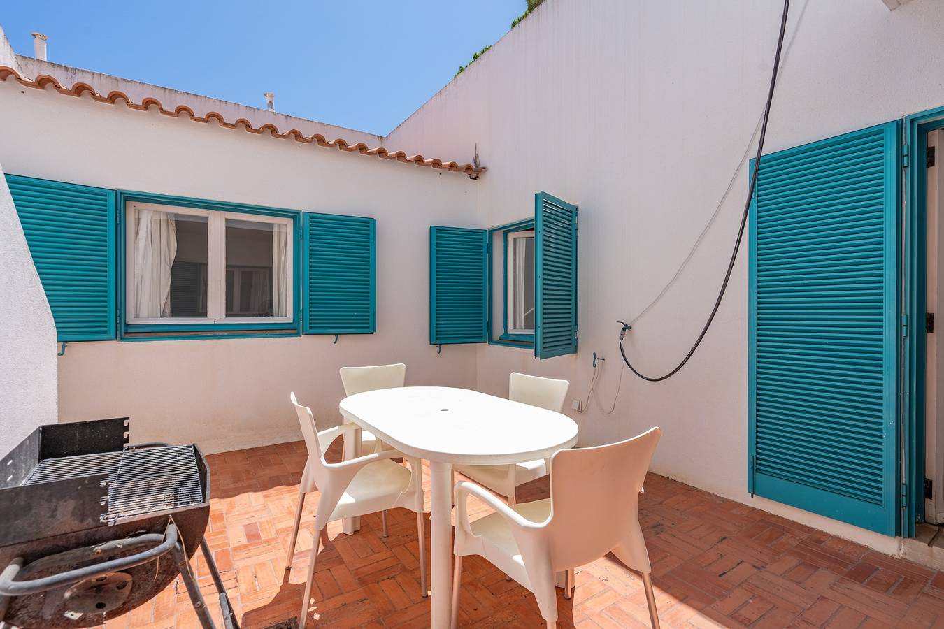 Maison de vacances 'Ocean' avec vue sur la mer, piscine partagée et Wi-Fi in Praia da Prainha, Alvor