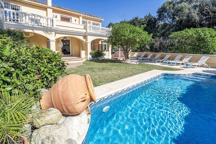 Villa for 12 people, with garden and terrace in Puerto Banús