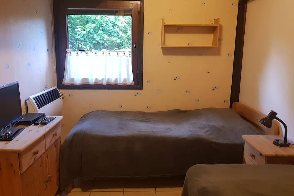 Ferienhaus Bungalow, eine Etage, eingezäunter Garten, Hund erlaubt, 2 Parkplätze in Fedderwardersiel, Butjadingen