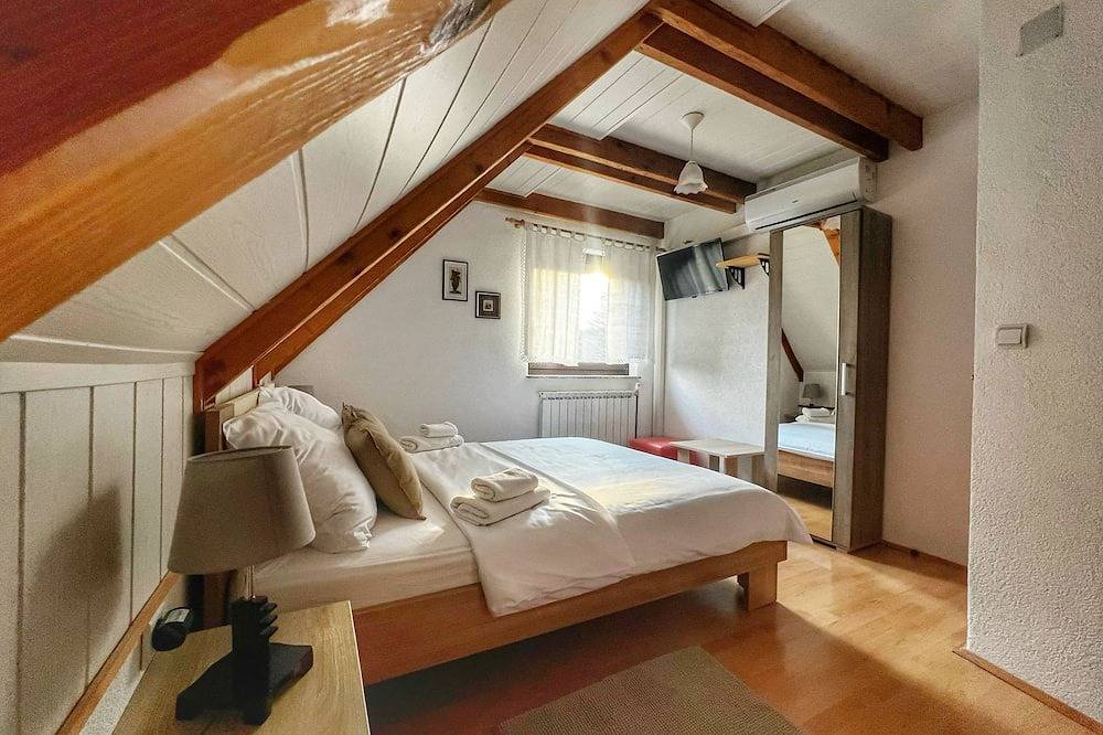 Geheel appartement, Kamers Radmila,, Plitvice, Plitvice, Kroatië in Smoljanac, Plitvicemeren