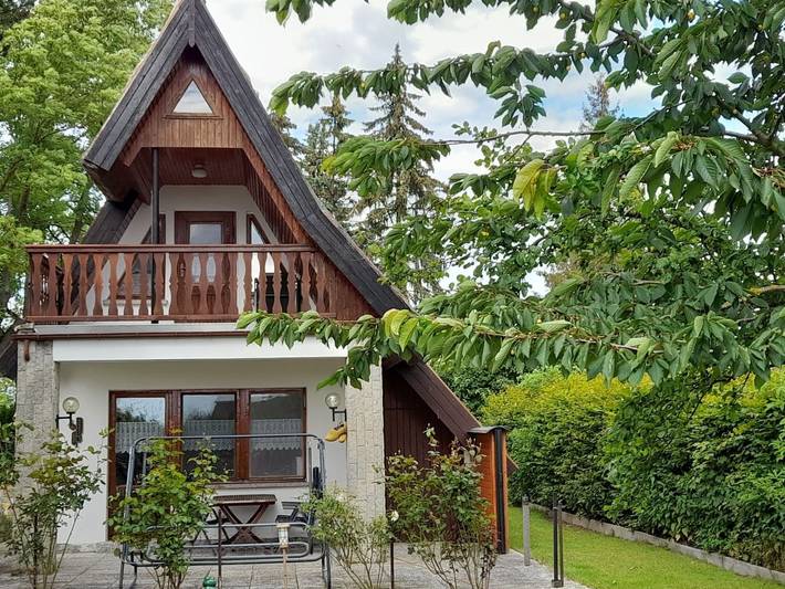 Ferienwohnung für 4 Personen, mit Balkon und Terrasse sowie Garten und Seeblick in Leopoldshagen