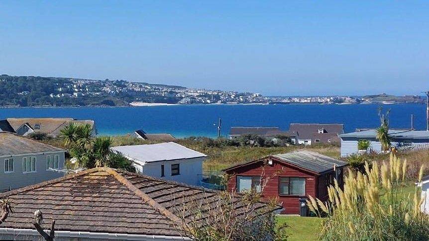 F71 Elova, Riviere Towans in Hayle, Cornualles