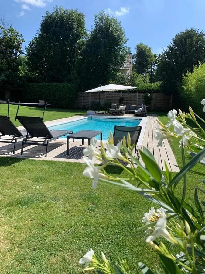 Chalet para 10 personas, con jardín y piscina, Familias con niños - 1