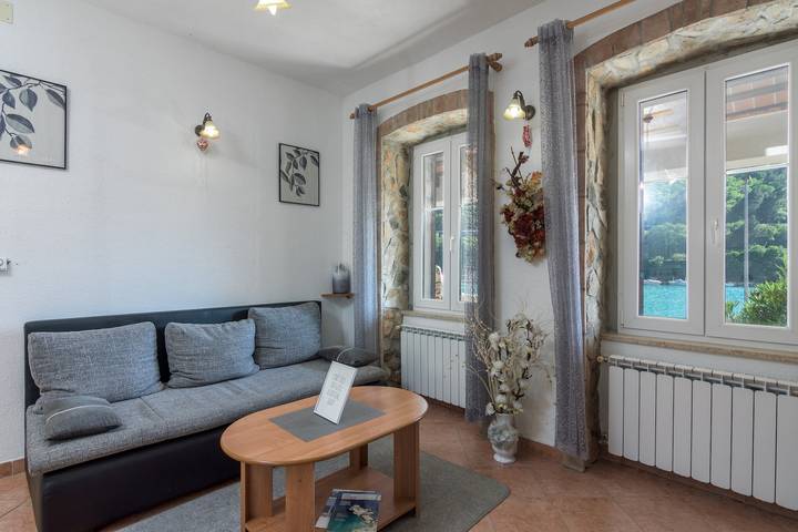 2-Zimmer-Haus mit Terrasse und Meerblick Plomin Luka, Labin K-7466 in Plomin, Ostküste Istrien