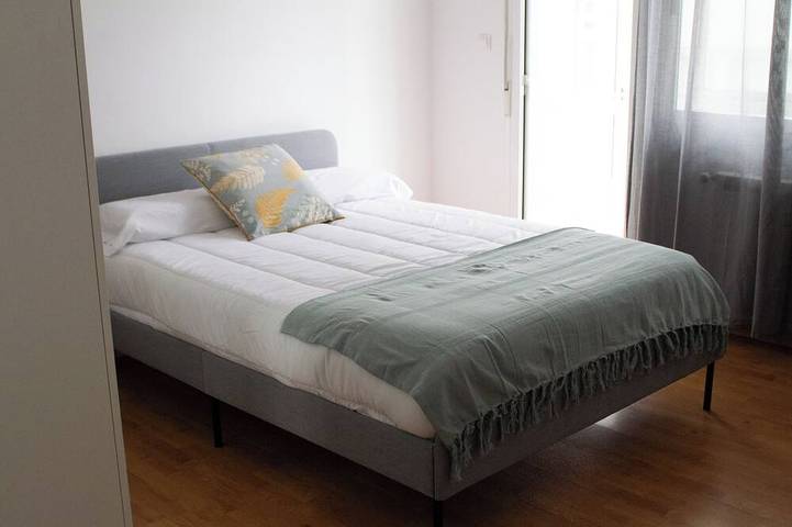 Apartamento entero, “Apartamento 5 habitaciones · Hasta 9 personas · A 5 min de la Muralla de Lugo” in Lugo, Provincia de Lugo