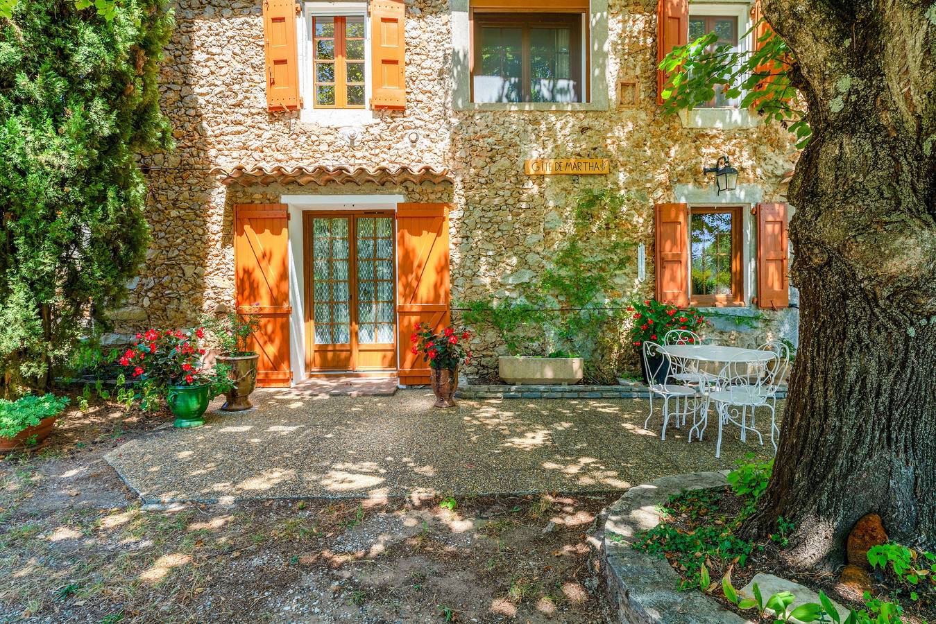 'Chez Martha' con Vistas a la Montaña, Terraza y Jardín Privados in Anduze, Cevenas