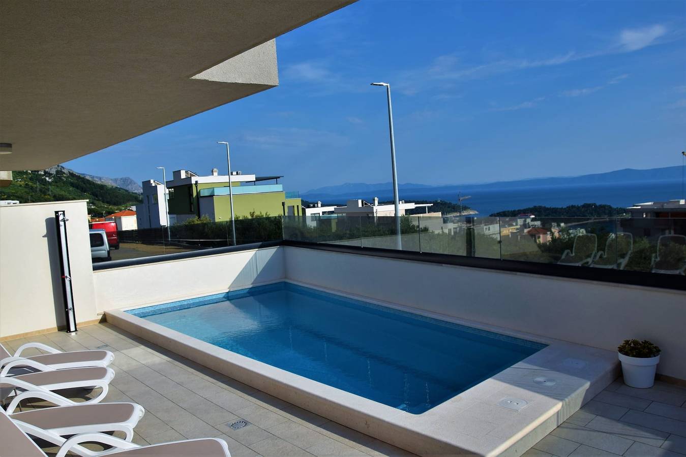 Ganze Wohnung,  Adria View, Apartment Dado, mit Pool in Makarska, Makarska Riviera